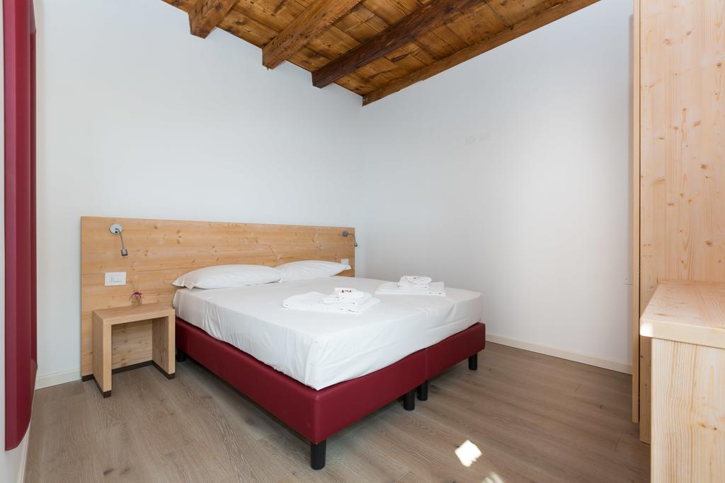 Colle Ameno Room And Breakfast Rovereto  Pokój zdjęcie